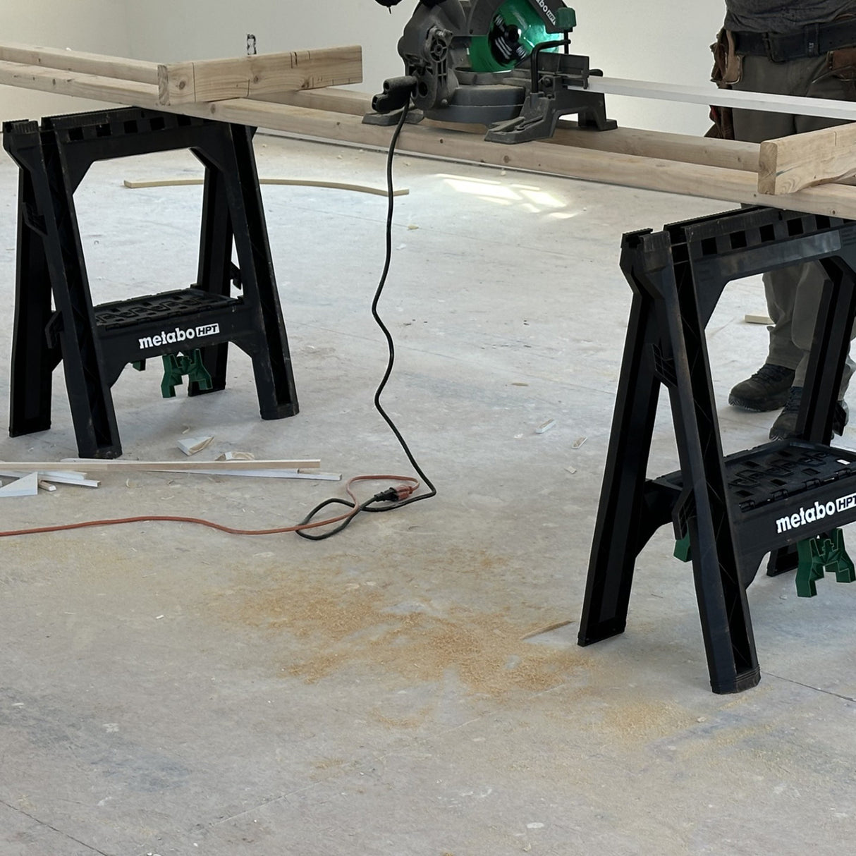 metabo HPT 115772M Heavy Duty Folding Sawhorses- 2 Pack