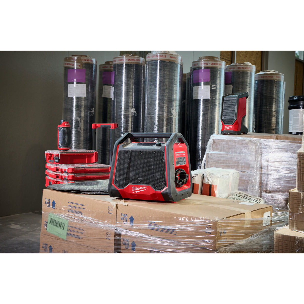 Milwaukee M18 BLUETOOTH® JOBSITE RADIO + CHARGER 2956-20