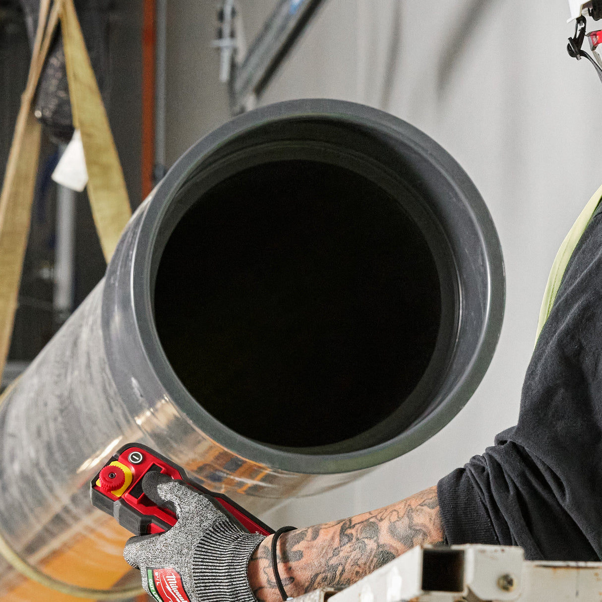 Milwaukee 2983-22HD M18 Compact 1-Ton Chain Hoist w ONE-KEY 2983-22HD NEW M18™ Compact 1-Ton Chain Hoist w/ ONE-KEY™