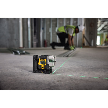 DEWALT DCLE14301GB USB Rechargeable Green 3X180° Line Laser Base Kit