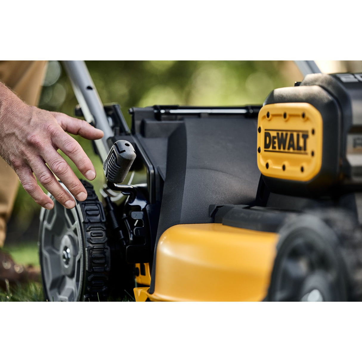 DEWALT DCMWSP256U2-CA 2X20V* MAX XR® Cordless RWD, Self-Propelled Mower Kit