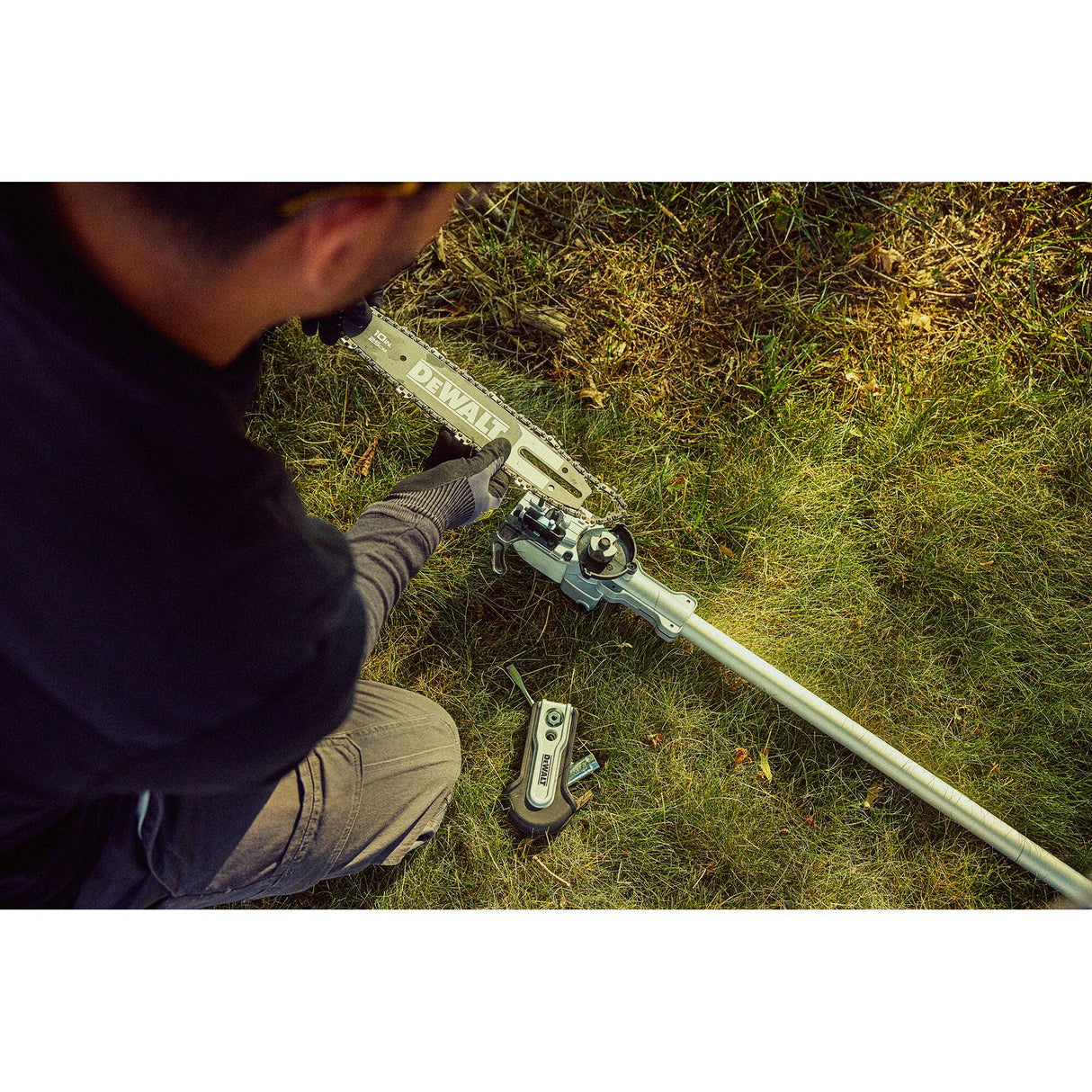 DEWALT DCPS671B 60V MAX* 10 in. 140 in. Telescoping Pole Saw (Tool Only)