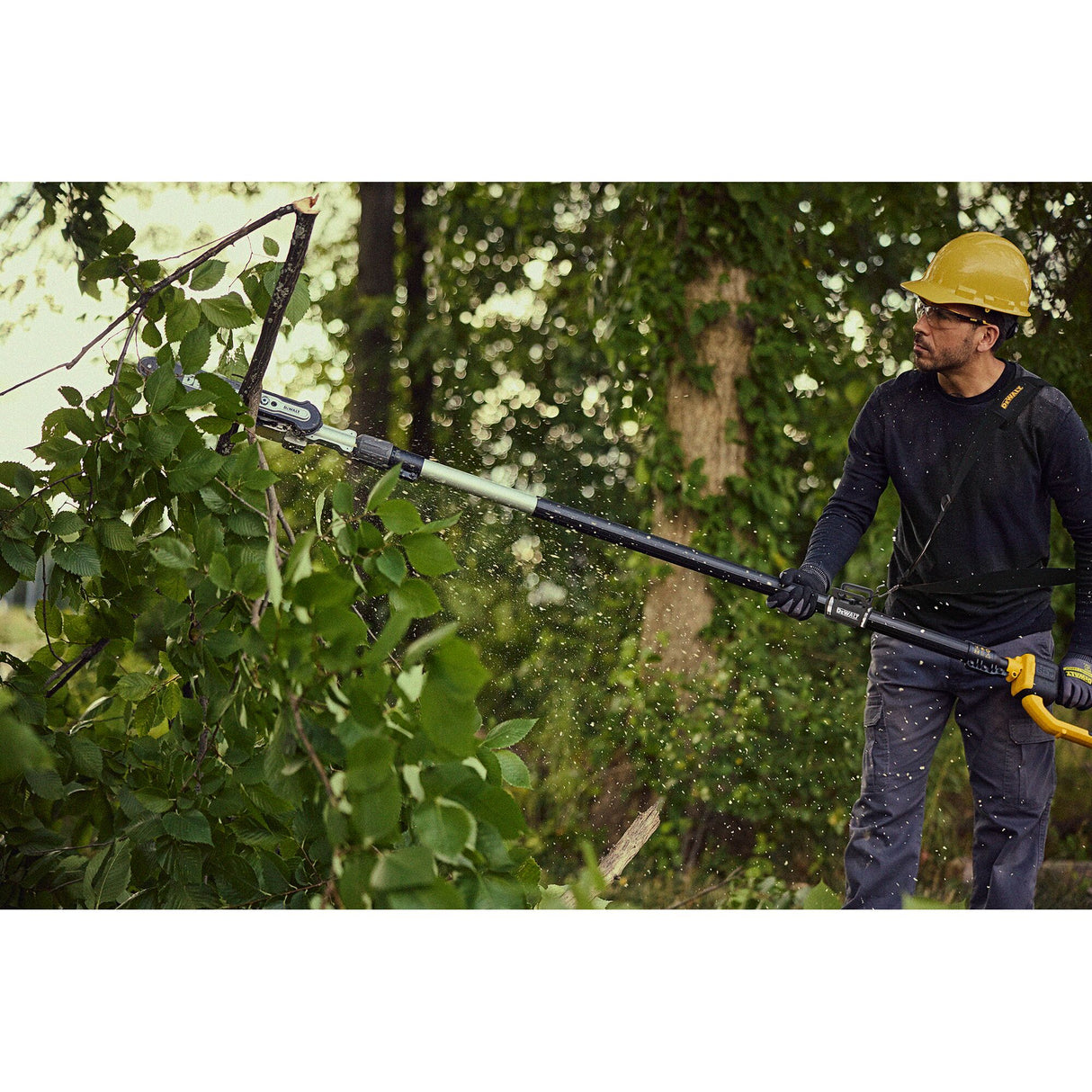 DEWALT DCPS671B 60V MAX* 10 in. 140 in. Telescoping Pole Saw (Tool Only)