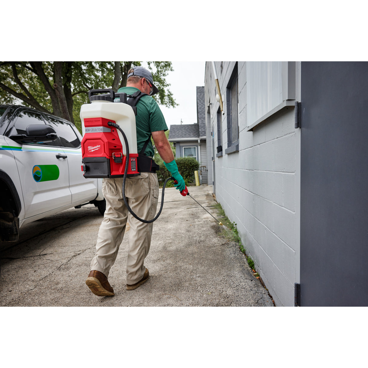 Milwaukee 3019-21PS M18™ 4-Gallon Backpack Sprayer w/ SWITCH TANK™ Kit