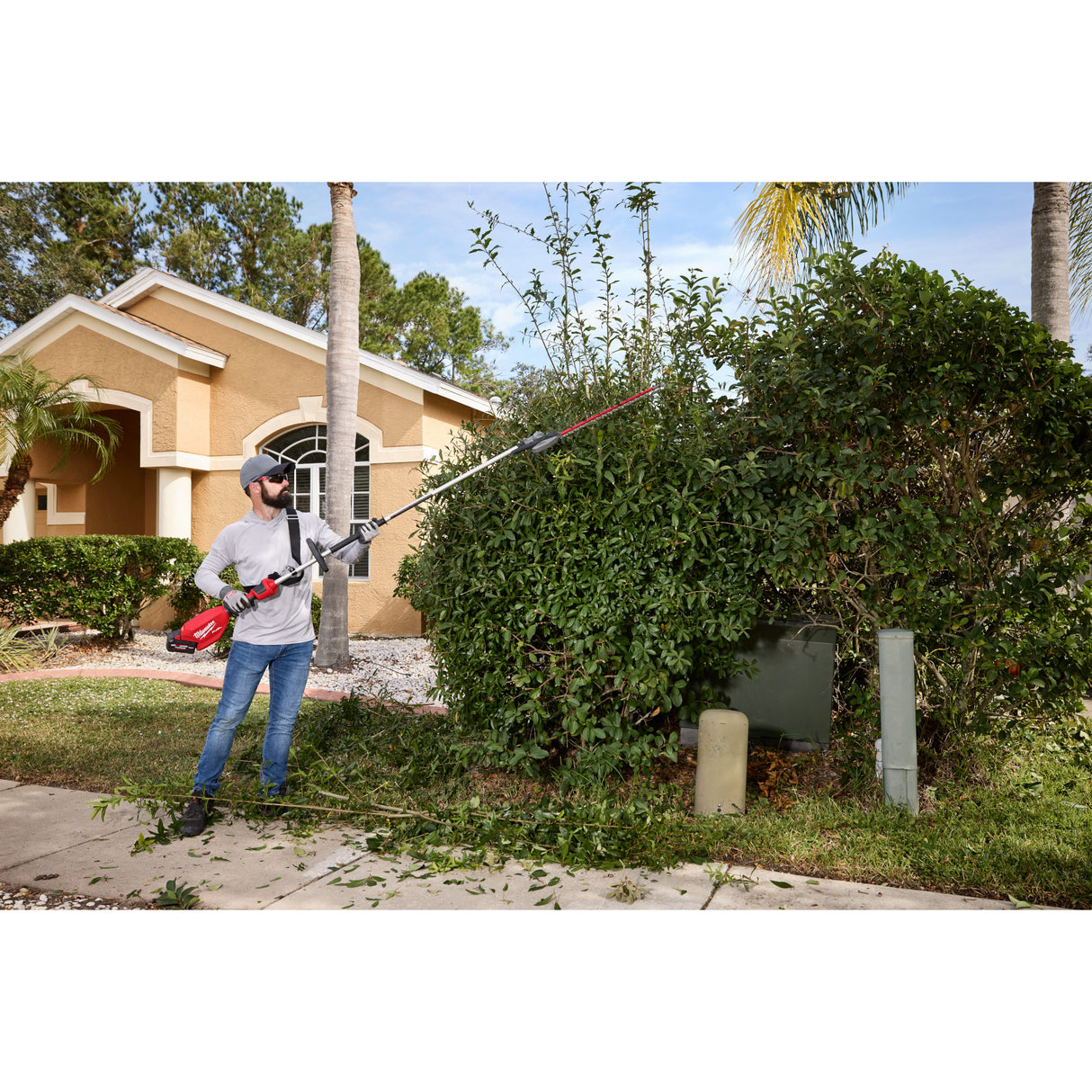 Milwaukee 3035-20 M18 FUEL™ Extended Pole Articulating Hedge Trimmer