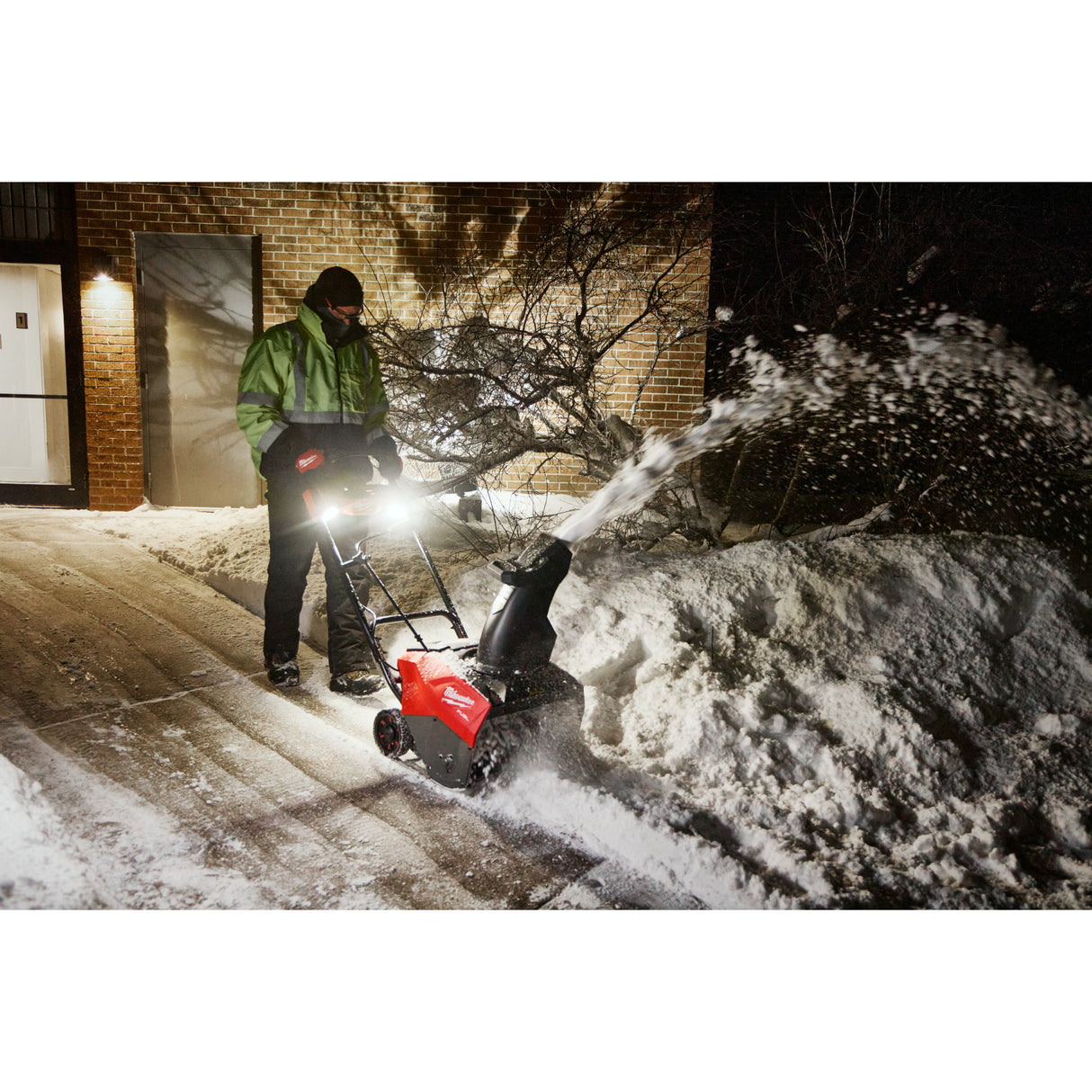 Milwaukee 3036-22HD M18 FUEL™ 21" Auger Propelled Dual Battery Single Stage Snow Blower Kit