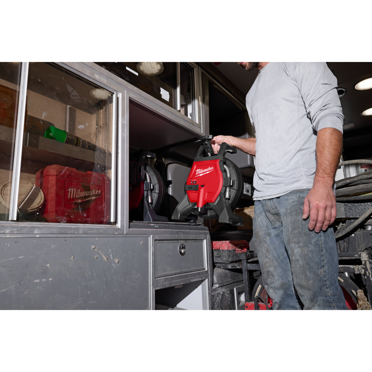 Milwaukee 3318-22B M12™ 85’ High Flex Compact Inspection Camera Kit