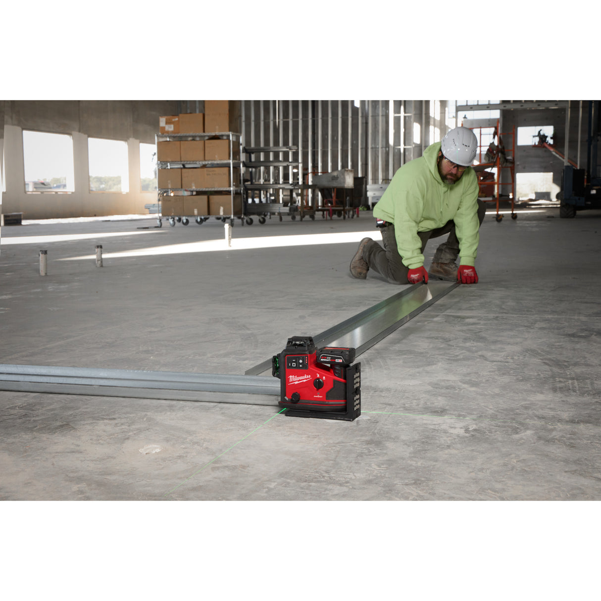 Milwaukee 3642-21 M12™ Green 360° 3-Plane Laser w/Automatic Alignment & Receiver