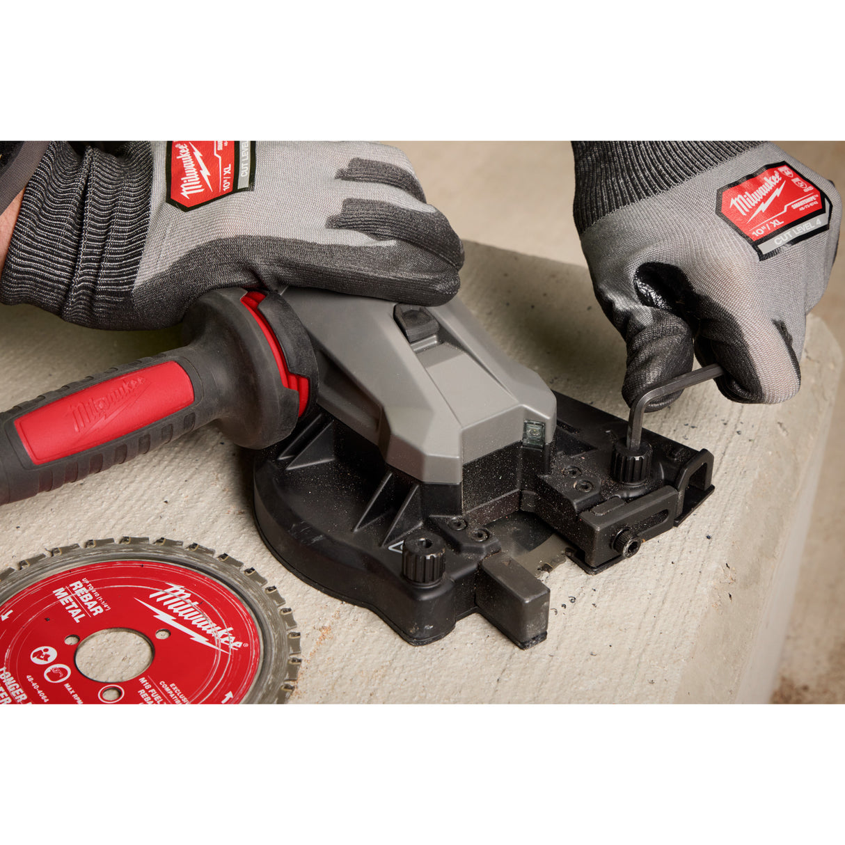 Milwaukee 3675-20 M18 FUEL™ #10 (1-1/4") Rebar Cutter