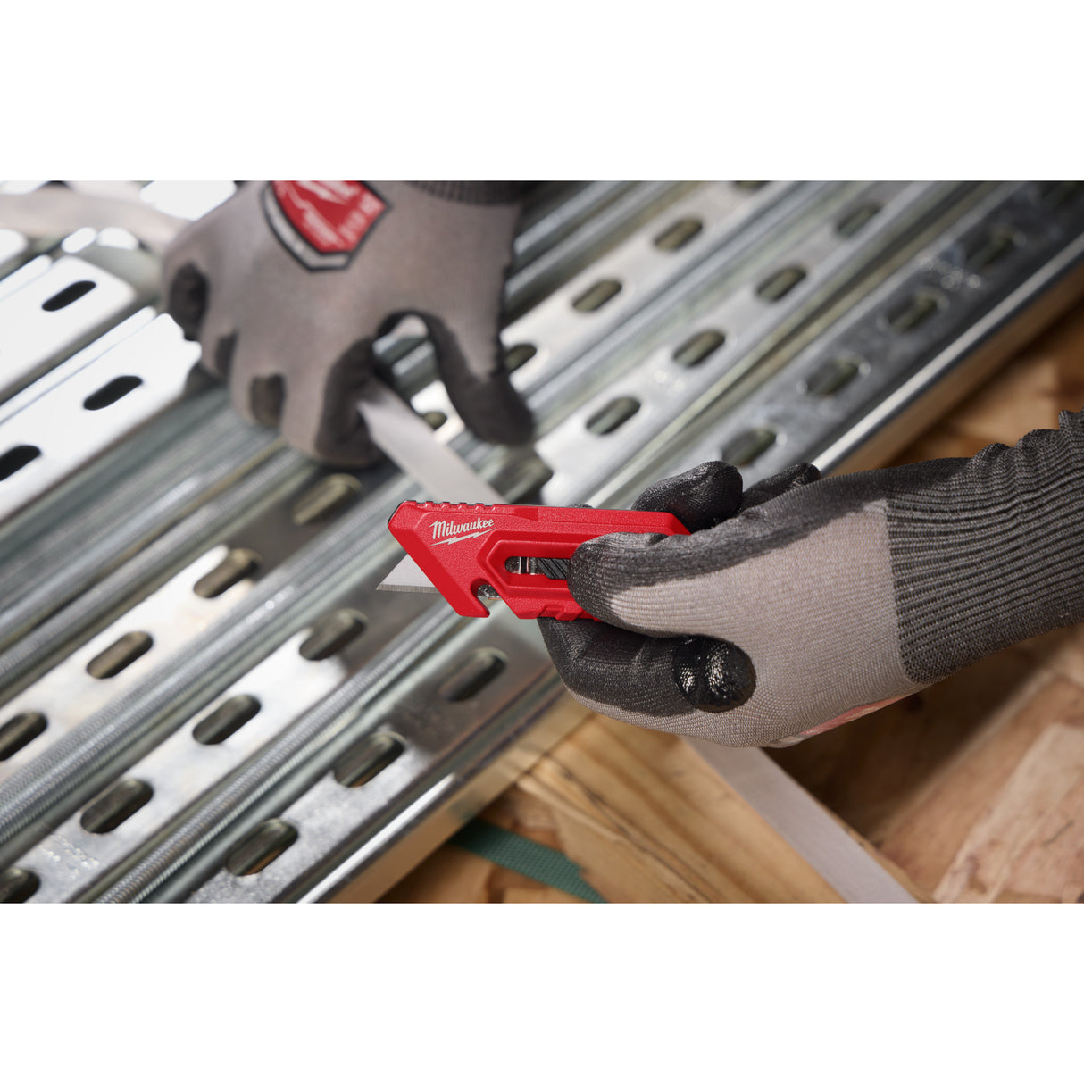 Milwaukee Multi-Function Compact Utility Knife 48-22-1517