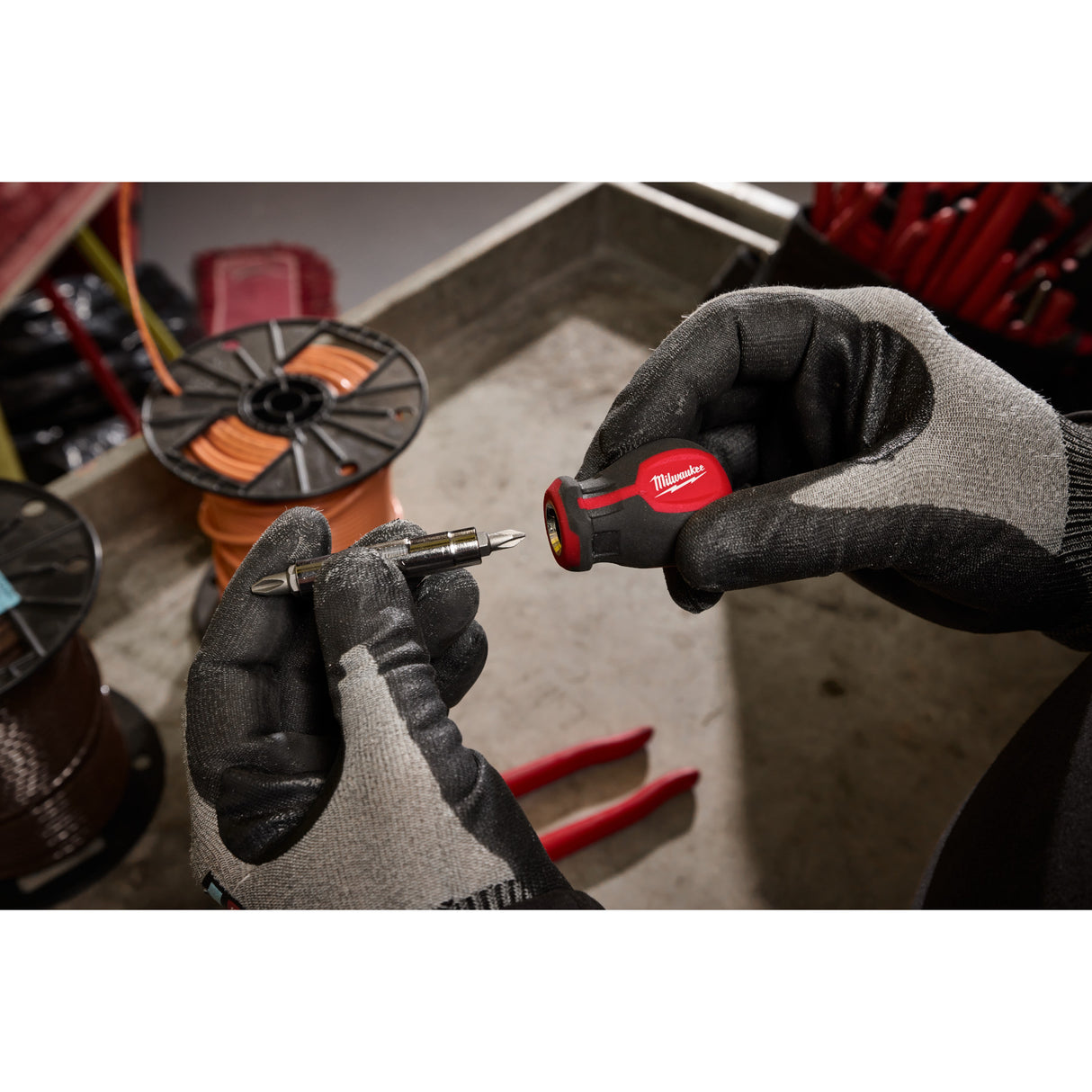 Milwaukee 48-22-2762 6-IN-1 Stubby Multi-Bit Screwdriver