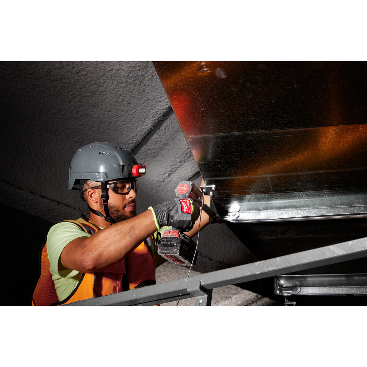 Milwaukee Cut Level 9 High-Dexterity Nitrile Dipped Gloves SM