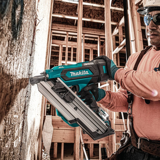 Makita BN001GZ01 40Vmax XGT Brushless 3-1/2" Framing Nailer, 30-34° Clipped Head, Tool Only