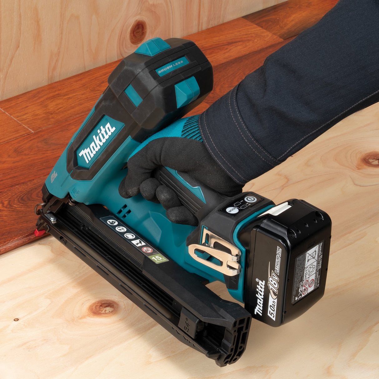 Makita DBN620Z 18V LXT Brushless 2-1/2" 15 ga Finish Nailer, 34°, Tool Only