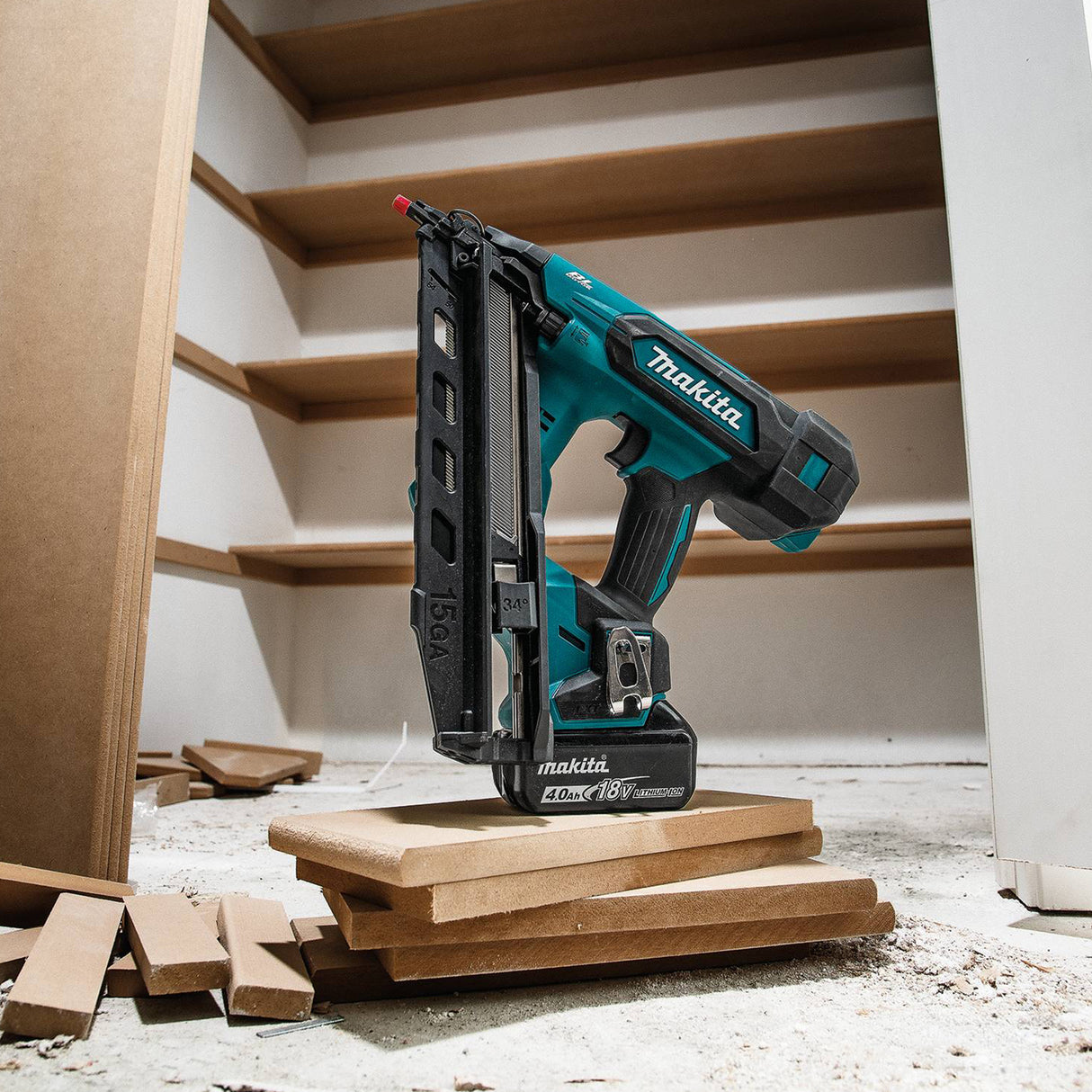 Makita DBN620Z 18V LXT Brushless 2-1/2" 15 ga Finish Nailer, 34°, Tool Only