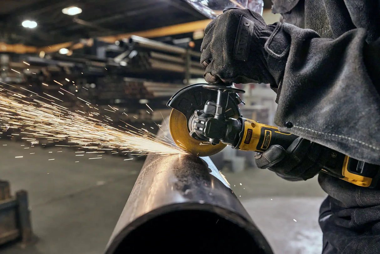 DEWALT DCG402B ATOMIC 20V MAX* 4.5“ Angle Grinder (Tool Only)