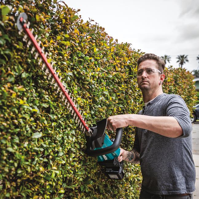 Makita DUH602Z 18V LXT Brushless 24" Hedge Trimmer, Tool Only