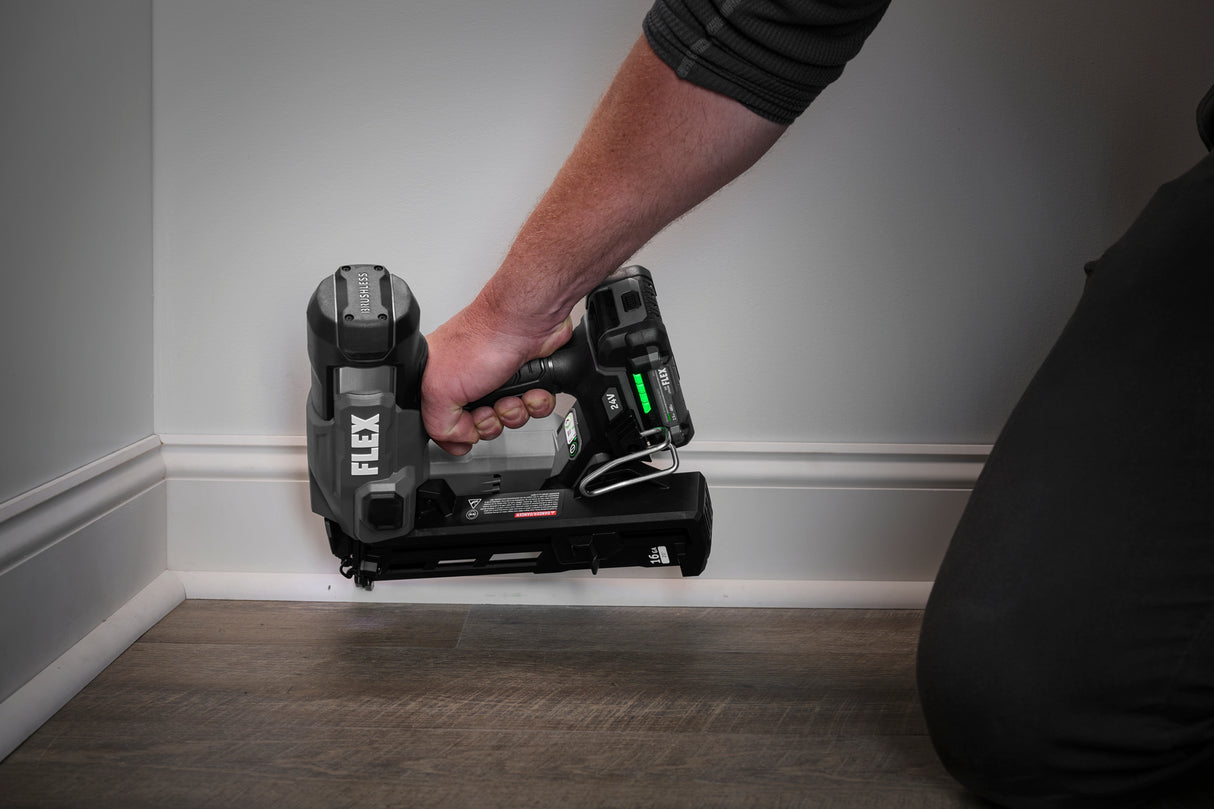 FLEX FX4321A-1A 16Ga Angled Finish Nailer Kit