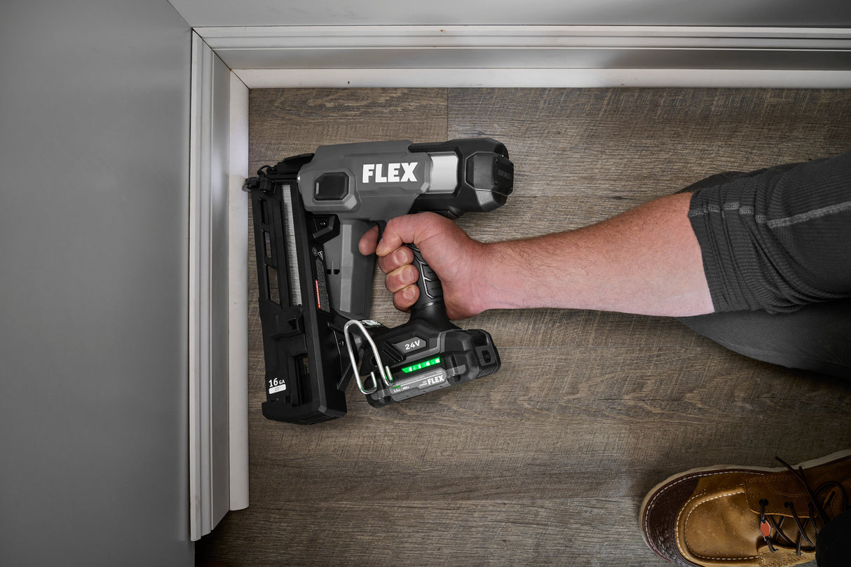 FLEX FX4321A-1A 16Ga Angled Finish Nailer Kit