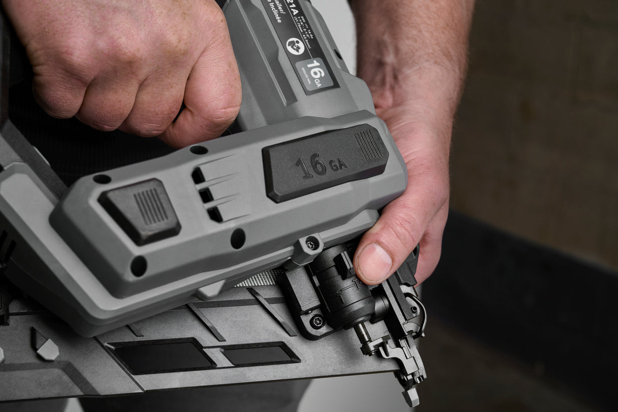 FLEX FX4321A-1A 16Ga Angled Finish Nailer Kit