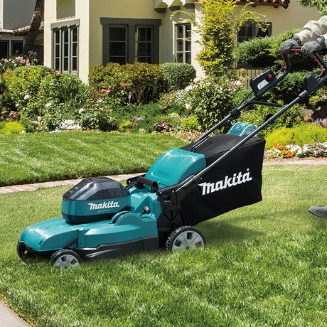 Makita LM002JM101 64Vmax Brushless 21" Lawn Mower Kit