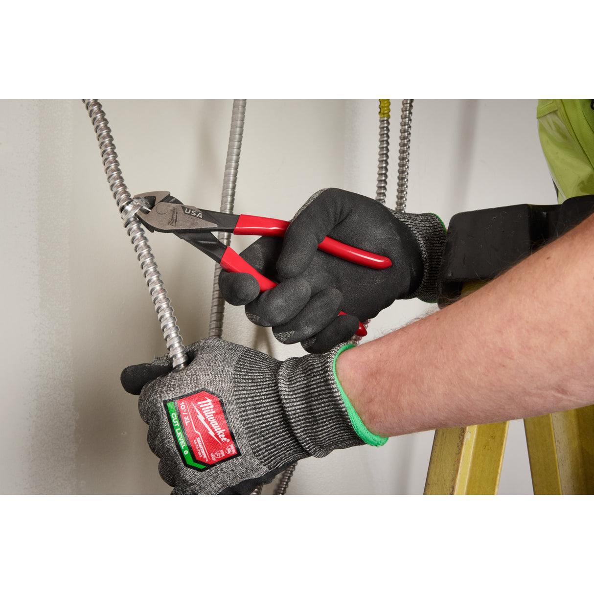 Milwaukee Tool 48-22-0147 19 PC. Electrician's Hand Tool Set