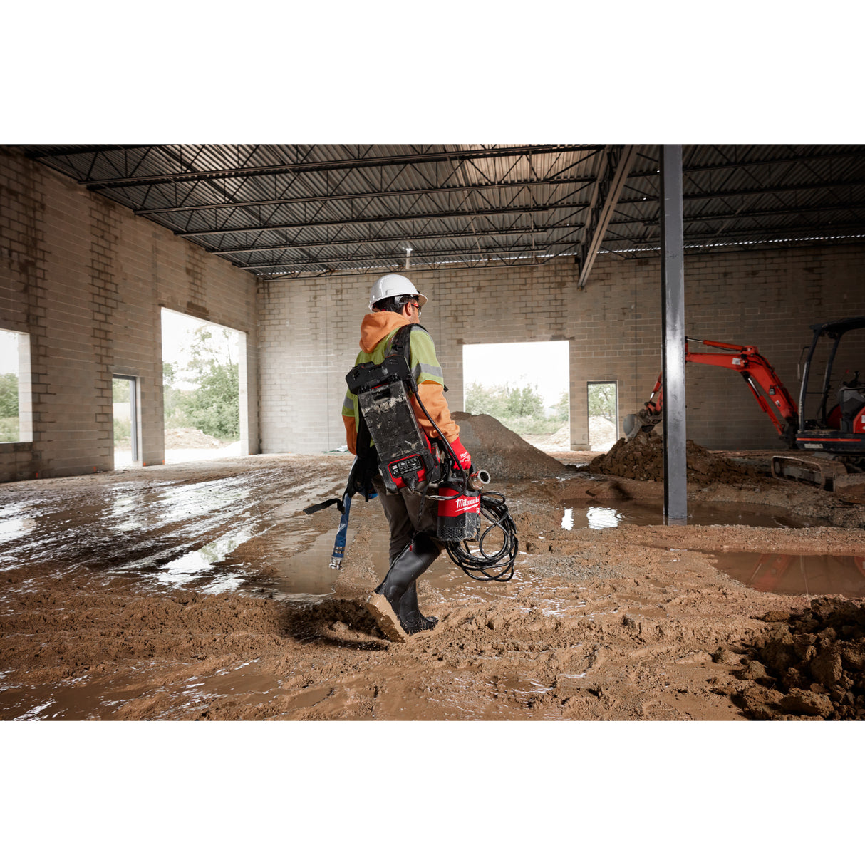 Milwaukee MXF211-1XC MX FUEL™ 1HP 2" Submersible Pump Kit