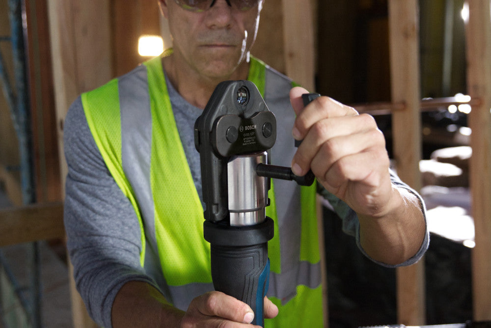 Bosch GPT18V-32L14 Press Tool Kit W/ 1/2", 3/4", and 1" Jaws, (1) CORE18V 4 Ah Battery & (1) GAL18V-40 18V Standard Charger