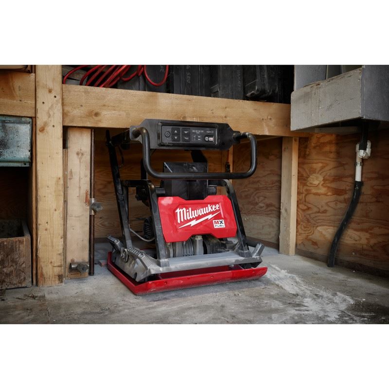 Milwaukee MXF220-2HD MX FUEL 20in Plate Compactor Kit