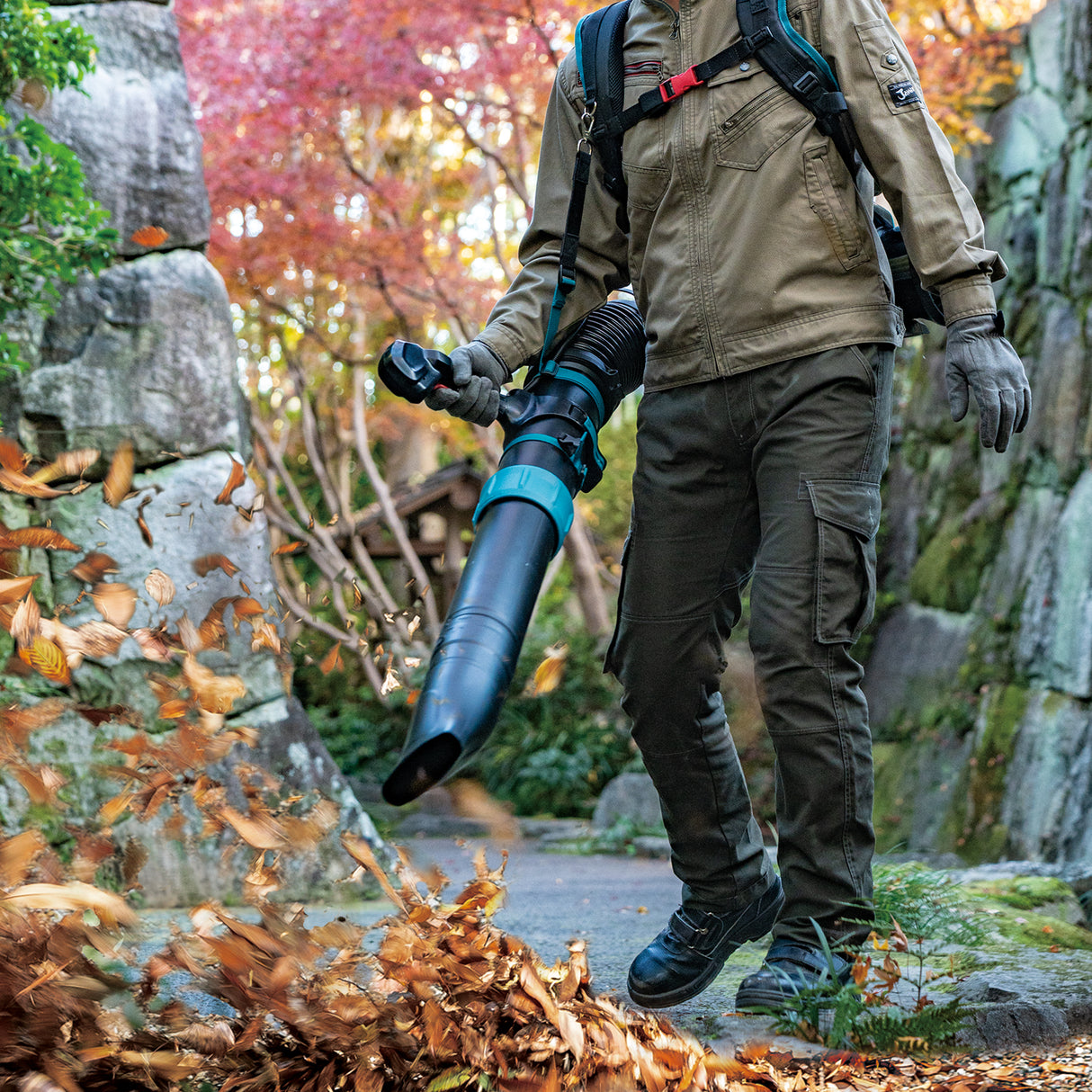 Makita UB004GZ 40Vmax XGT Brushless 675 CFM Backpack Blower - Tool Only