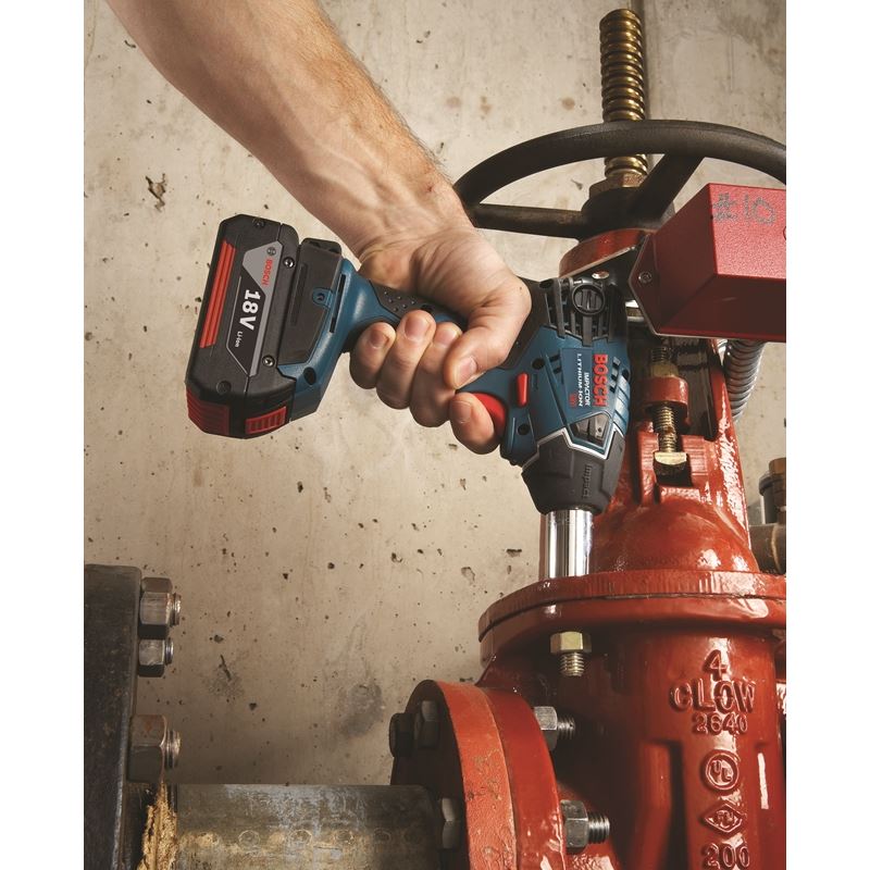 Bosch | 24618 - 01 18V Impact Wrench W/Fat Packs | BFP - Mississauga Hardware Centre Inc