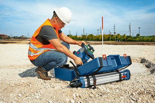 Bosch GRL4000 - 90CHVGK 18V REVOLVE4000 Connected Green - Beam Self - Leveling Horizontal/Vertical Rotary Laser Kit with (1) CORE18V® 4 Ah Advanced Power Battery - Mississauga Hardware Centre Inc