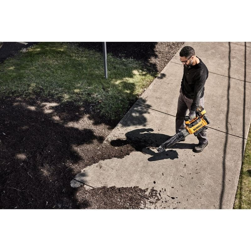 DEWALT DCBL777Y1 60V MAX High Power Brushless Blower Kit - Mississauga Hardware Centre Inc