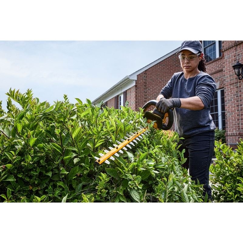 DEWALT DCHT870B 60V MAX 26 in Brushless Cordless Hedge Trimmer (Tool Only) - Mississauga Hardware Centre Inc