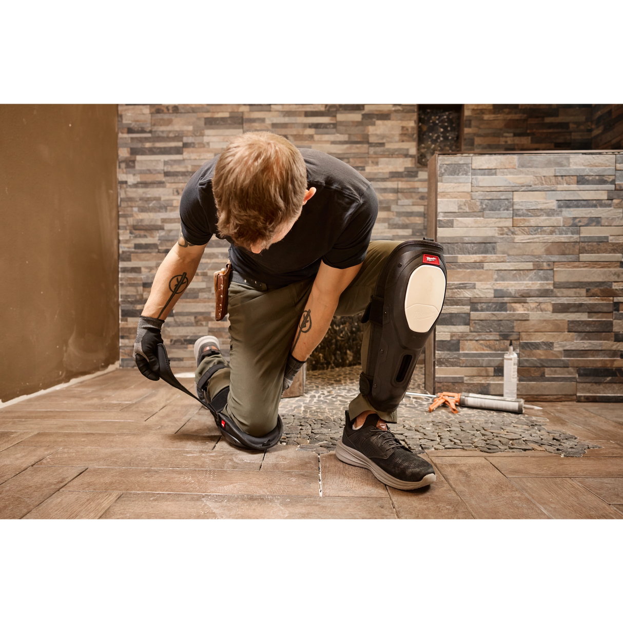 Milwaukee Dynamic Flooring Knee Pad strap adjustment