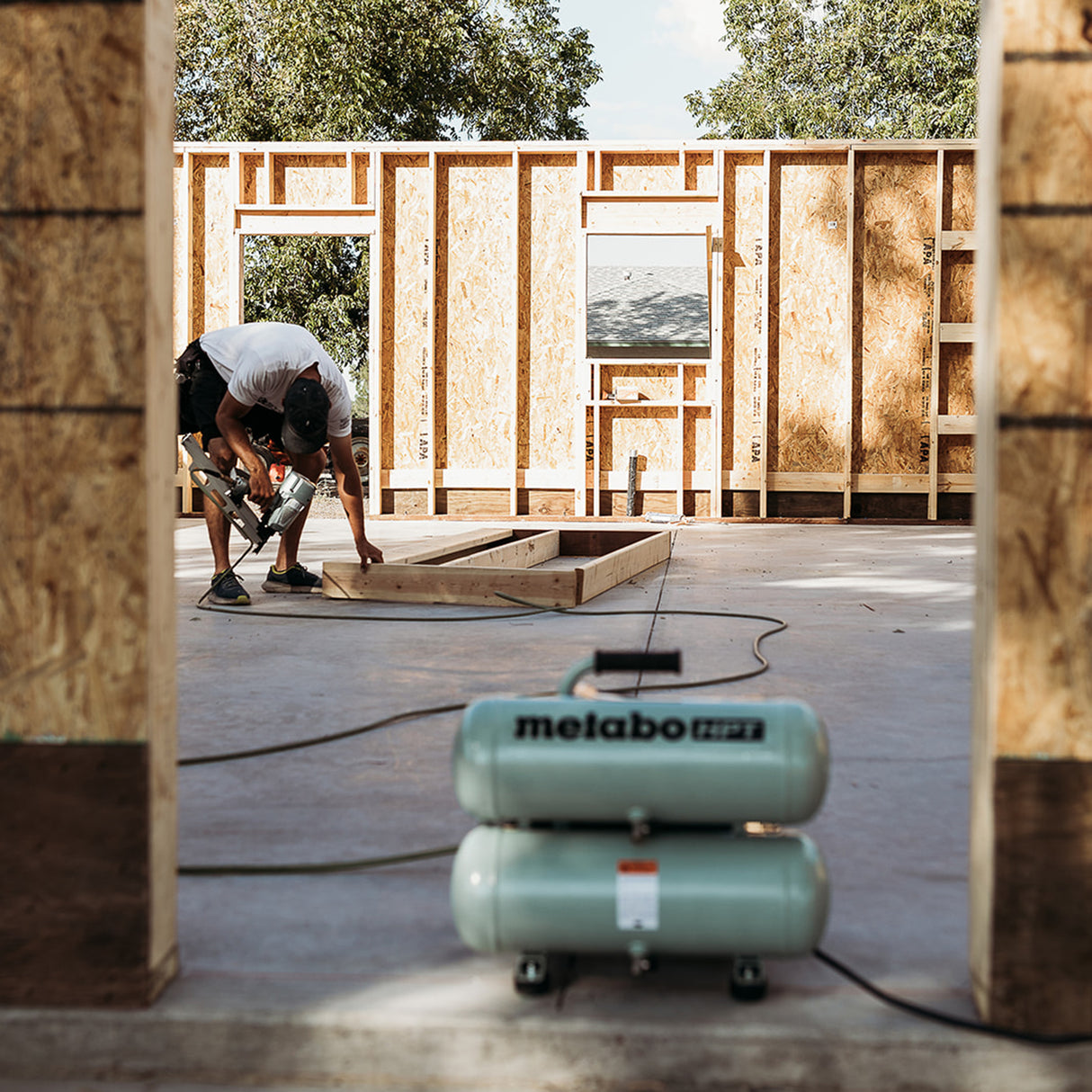 metabo HPT EC99SM 4 Gallon Portable Electric Twin Stack Air Compressor