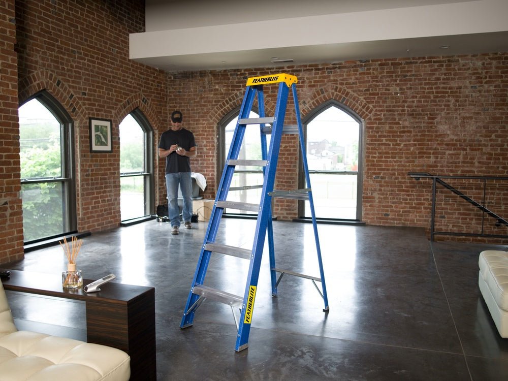 FEATHERLITE 6305 5′ HEAVY DUTY FIBERGLASS STEPLADDER - Mississauga Hardware Centre Inc