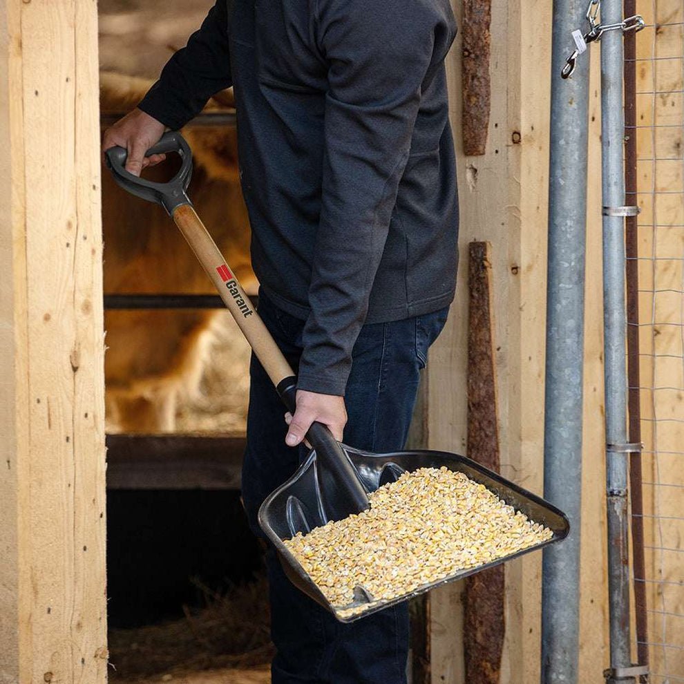 Garant TPG12D Grain Scoop - Mississauga Hardware Centre Inc