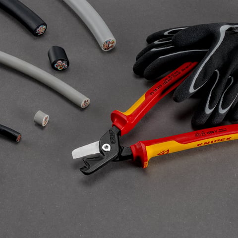 KNIPEX 95 18 225 SBA KNIPEX StepCut® XL Cable Shears with Step Cut - Mississauga Hardware Centre Inc