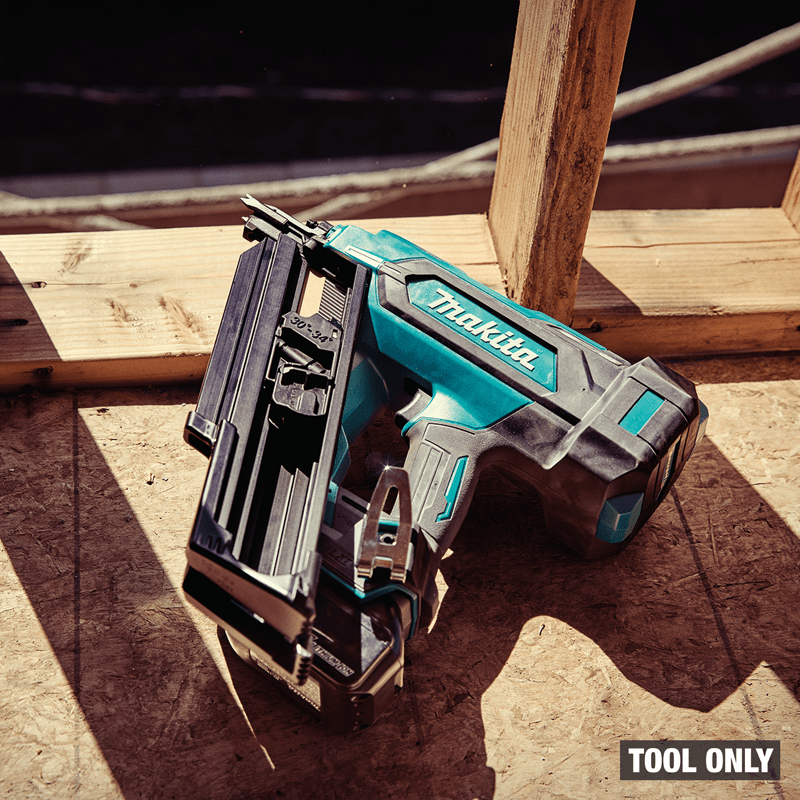 Makita DBN900ZK 18V LXT® Lithium‑Ion Cordless 30º Clipped Head 3‑1/2" Framing Nailer, Tool Only - Mississauga Hardware Centre Inc