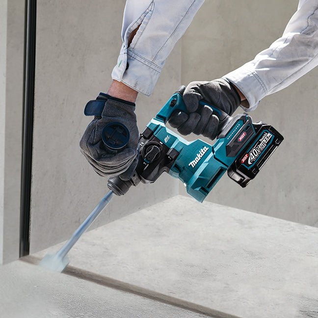 Makita HR010GZ 40Vmax XGT Brushless 13/16" SDS - PLUS Compact Rotary Hammer - Tool Only - Mississauga Hardware Centre Inc