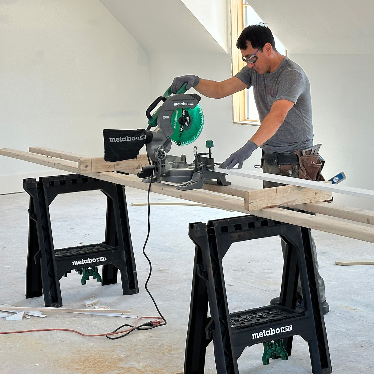 metabo HPT 115772M Heavy Duty Folding Sawhorses - 2 Pack - Mississauga Hardware Centre Inc