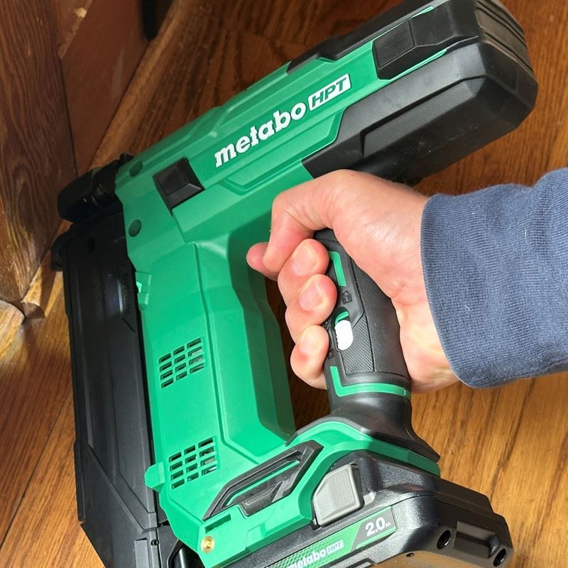 metabo HPT NT1850DGM 18v Multivolt 18 - Gauge Compact Brad Nailer - Mississauga Hardware Centre Inc