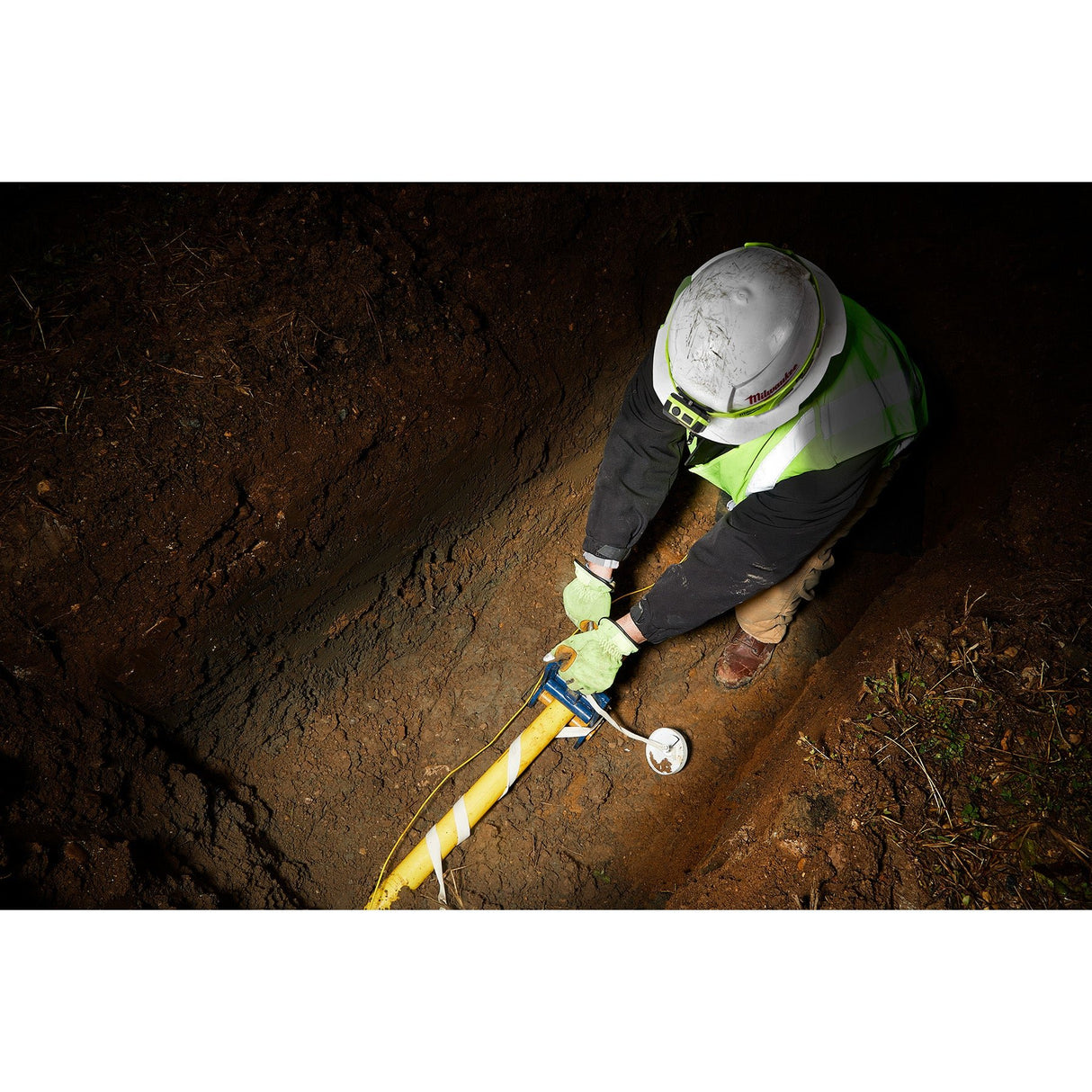 Milwaukee 2004HZL Intrinsically Safe C I, II, III / D 1 Spot/Flood Headlamp - Mississauga Hardware Centre Inc