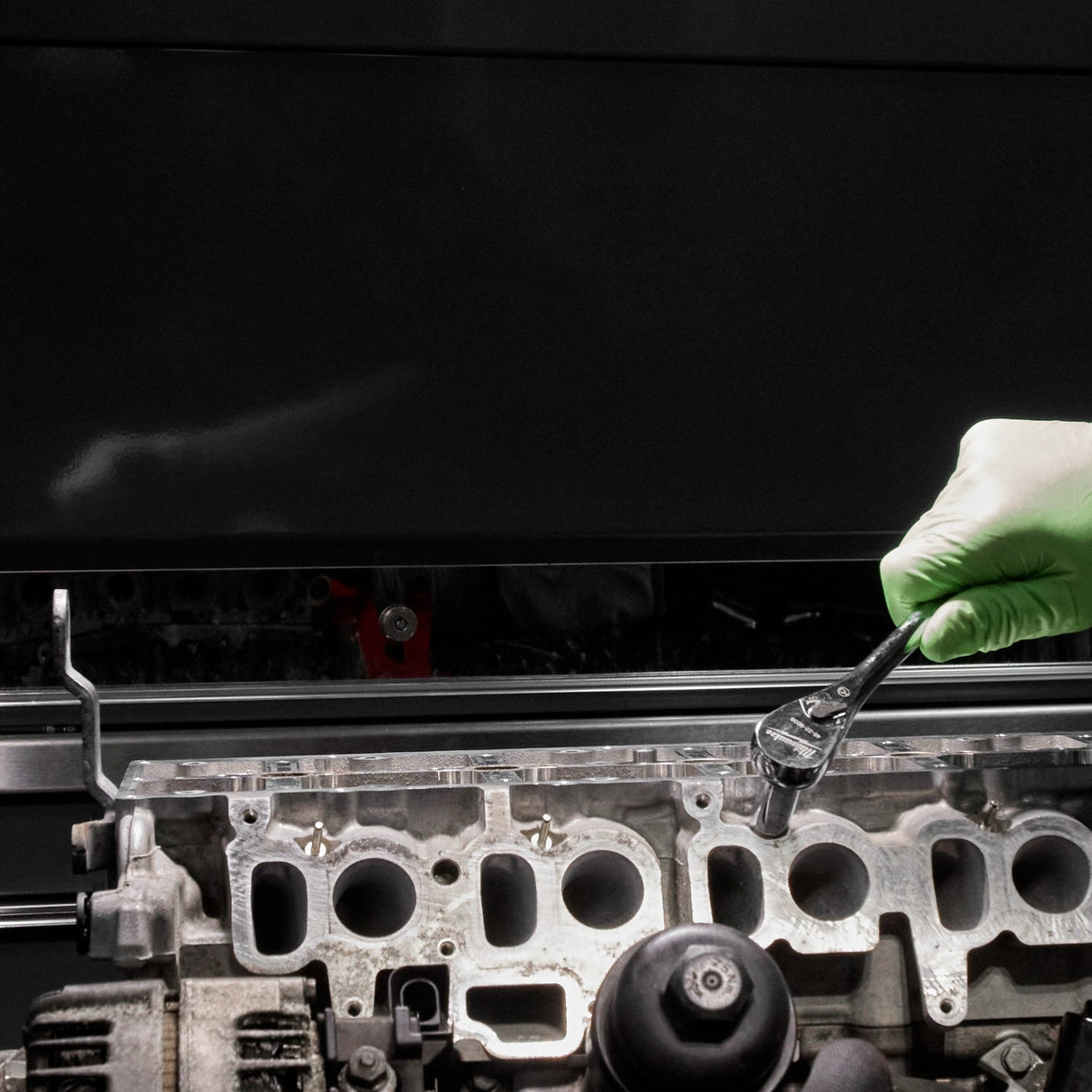 Milwaukee 2129 - 20 M18™ Magnetic Extendable Boom Light - Mississauga Hardware Centre Inc