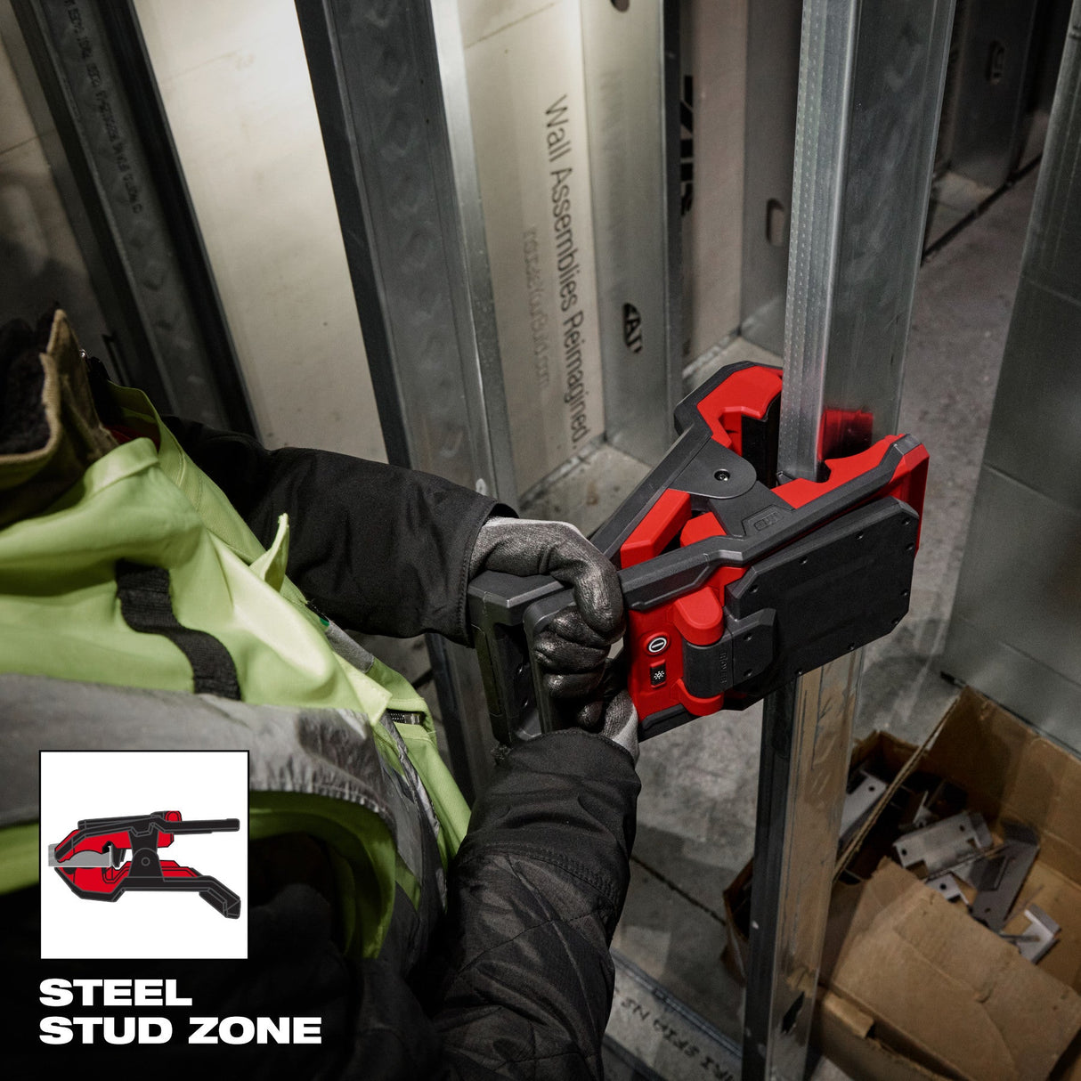 Milwaukee 2358 - 20 M18™ ROVER™ Clamping Flood Light - Mississauga Hardware Centre Inc