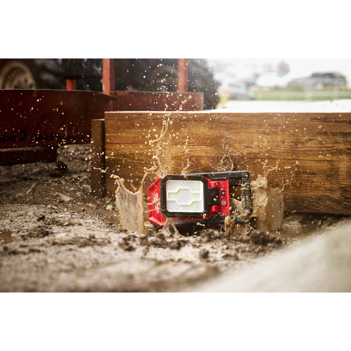 Milwaukee 2358 - 20 M18™ ROVER™ Clamping Flood Light - Mississauga Hardware Centre Inc