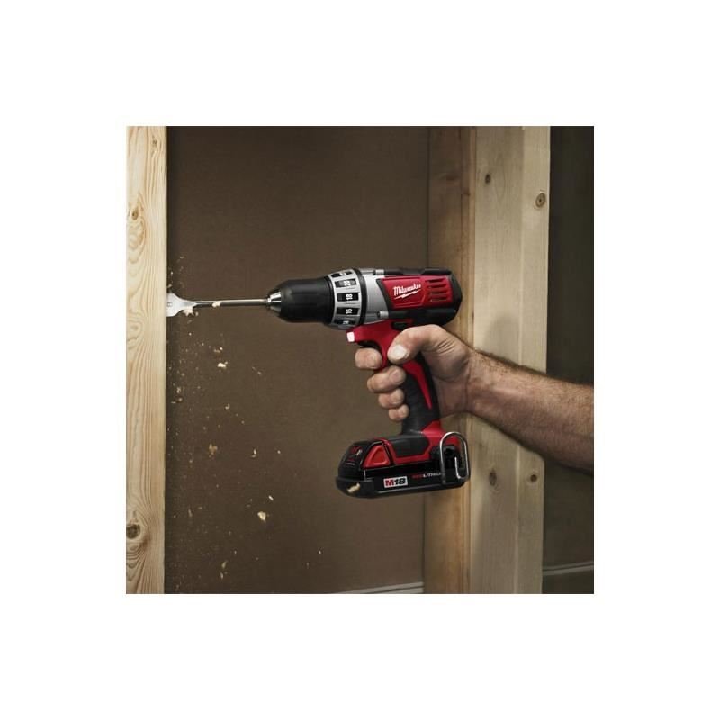 Milwaukee | 2601 - 22 18V Lithium - Ion Compact Drill Driver Kit - Mississauga Hardware Centre Inc