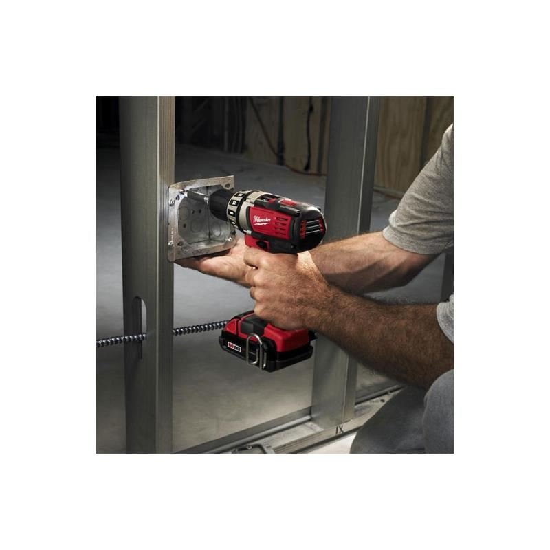Milwaukee | 2601 - 22 18V Lithium - Ion Compact Drill Driver Kit - Mississauga Hardware Centre Inc