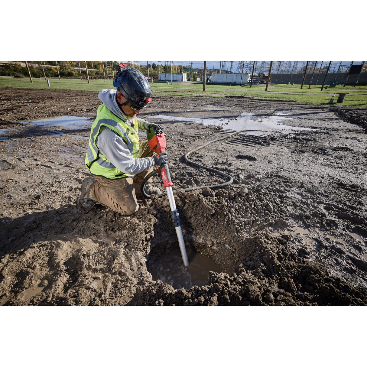 Milwaukee 2940 - 20 M18™ Brushless Stick Transfer Pump - Mississauga Hardware Centre Inc